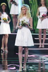 Veronika Bobko. Gala final — Miss Belarús 2014. Top-25 (looks: vestido blanco)