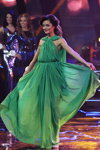 Veronika Rydkina. Gala final — Miss Belarús 2014. Evening dresses (looks: vestido de noche verde)