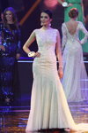 Kryscina Marcinkiewicz. Finał — Miss Białorusi 2014. Evening dresses (ubrania i obraz: suknia wieczorowa beżowa)