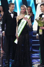 Wiktoryja Wasilieuskaja. Preisverleihung — Miss Belarus 2014 (Looks: schwarzes Abendkleid)