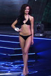 Weranika Rydkina. Vorführung der Bademoden — Miss Belarus 2014. Top-10 (Looks: schwarzer Badeanzug, silberne Sandaletten)