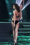 Weranika Rydkina. Vorführung der Bademoden — Miss Belarus 2014. Top-10 (Looks: schwarzer Badeanzug)