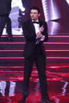 Finał — Mister Białorusi 2014. Tuxedo (ubrania i obraz: smoking czarny, koszula biała, mucha czarna, półbuty czarne)