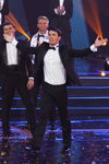 Kirill Dytsevich. Ceremonia de premiación — Mister Belarus 2014 (looks: esmoquin negro, camisa blanca, corbata de lazo negra, )
