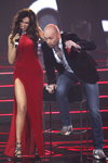 Фотофакт: группа "Топлесс" в финале "Мистер Беларусь 2014" (наряды и образы: красное вечернее платье с разрезом, чёрные босоножки; персона: Инесса Кунцевич)
