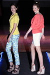 Девушки — конкурс "Мистер Гомель 2014" (наряды и образы: цветочные брюки, желтый топ, босоножки на танкетке, белая юбка мини, коралловый джемпер, телесные прозрачные колготки)