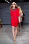 Modenschau von ALEXANDER PAVLOV — Riga Fashion Week AW14/15 (Looks: rotes Kleid)