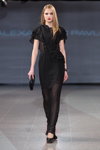 Показ ALEXANDER PAVLOV — Riga Fashion Week AW14/15 (наряды и образы: чёрное вечернее платье, чёрный клатч, чёрные туфли)