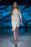 Показ Alexandra Westfal — Riga Fashion Week AW14/15 (наряди й образи: білий джемпер, біла спідниця із запахом)