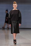 Показ Baiba Ladiga — Riga Fashion Week AW14/15 (наряды и образы: чёрные босоножки, чёрная юбка)