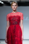Pokaz Katya Katya Shehurina — Riga Fashion Week AW14/15 (ubrania i obraz: sukienka z gipiury czerwona)