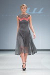 Desfile de Katya Katya Shehurina — Riga Fashion Week AW14/15 (looks: sandalias de tacón negras, vestido de encaje gris)