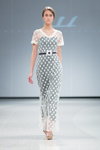 Modenschau von Katya Katya Shehurina — Riga Fashion Week AW14/15 (Looks: weißes transparentes Kleid mit Tupfen)