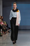 Показ M-Couture — Riga Fashion Week AW14/15 (наряди й образи: блакитна блуза, чорні брюки)