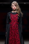 Pokaz Narciss — Riga Fashion Week AW14/15 (ubrania i obraz: sukienka czerwono-czarna)