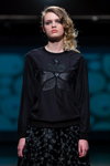 Modenschau von Narciss — Riga Fashion Week AW14/15 (Looks: schwarzer Rock, schwarzer Pullover)