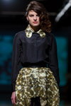 Pokaz Narciss — Riga Fashion Week AW14/15 (ubrania i obraz: bluzka czarna, spódnica złota)