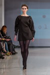 Modenschau von Paola Balzano — Riga Fashion Week AW14/15 (Looks: schwarze Strumpfhose, schwarzes Mini Kleid)