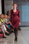 Modenschau von Paola Balzano — Riga Fashion Week AW14/15 (Looks: schwarze Strumpfhose, Burgunder farbenes Kleid)