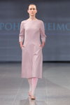 Показ Pohjanheimo — Riga Fashion Week AW14/15 (наряды и образы: розовое платье, розовые колготки)