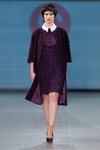Показ Red Salt — Riga Fashion Week AW14/15 (наряды и образы: пурпурное платье, пурпурное пальто, телесные носки, чёрные туфли)