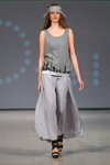 Daili show — Riga Fashion Week SS15 (looks: grey top, grey skirt, grey belt, black sandals)