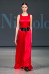 Desfile de Ivo Nikkolo — Riga Fashion Week SS15 (looks: vestido rojo)