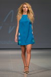 Modenschau von M-Couture — Riga Fashion Week SS15 (Looks: blaues Mini Kleid)