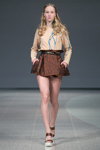 Показ Marco Grisolia — Riga Fashion Week SS15 (наряды и образы: коричневая юбка микро)