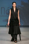 Показ NÓLÓ — Riga Fashion Week SS15 (наряды и образы: чёрное платье)