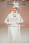 У Будинку Моди Slava Zaitsev відкрили новий модний сезон (наряди й образи: білий джемпер, білі рукавички, білий шарф, білий жилет, біла спідниця)