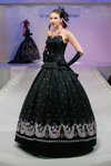 У Будинку Моди Slava Zaitsev відкрили новий модний сезон (наряди й образи: чорна квіткова вечірня сукня)