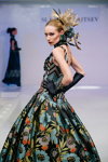 В Доме Моды Slava Zaitsev открыли новый модный сезон (наряды и образы: чёрные перчатки, цветочное вечернее платье)