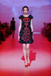 Iryna DIL’ show — Ukrainian Fashion Week SS15 (looks: blackcocktail dress, red pumps)