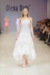 Modenschau von Olena Dats' — Ukrainian Fashion Week SS15 (Looks: weißes Kleid)