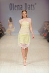 Modenschau von Olena Dats' — Ukrainian Fashion Week SS15 (Looks: weißes Kleid mit Spitze)