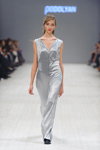 Pokaz PODOLYAN — Ukrainian Fashion Week SS15 (ubrania i obraz: suknia wieczorowa srebrna)