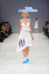 Pokaz Yana Chervinska — Ukrainian Fashion Week SS15 (ubrania i obraz: blond (kolor włosów), skarpetki białe, top na ramiączkach biały, spódnica z nadrukiem biała)
