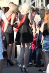 Шествие выпускников в Солигорске (наряды и образы: чёрное платье, серебряные туфли)
