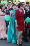 Хода випускників в Солігорську (наряди й образи: бірюзова вечірня сукня)