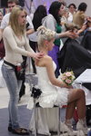 "Золотий пролісок 2014". Зачіска для нареченої (наряди й образи: білі туфлі, біла весільна сукня, тілесні колготки)