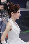 "Золотий пролісок 2014". Зачіска для нареченої (наряди й образи: біла весільна сукня з декольте)