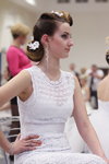 Brautfrisuren — Goldenes Schneeglöckchen 2014 (Looks: weißes Hochzeitskleid)