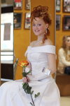 "Золотой подснежник 2014". Причёска для новобрачной (наряды и образы: белое свадебное платье, рыжий цвет волос)