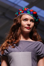 beret (looks: checkered multicolored beret)