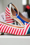 Vizzano. Шоу-рум бразильской обуви: Beira Rio и Zaxy (наряды и образы: полосатые разноцветные балетки)