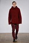 Pokaz Asger Juel Larsen — Copenhagen Fashion Week AW15/16 (ubrania i obraz: sweter bordowy, spodnie bordowe)