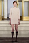 Desfile de Veronica B. Vallenes — Copenhagen Fashion Week AW15/16 (looks: vestido corto, calcetines largos negros, sandalias de tacón negras)