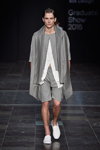 Modenschau von VIA Design — Copenhagen Fashion Week AW15/16 (Looks: graue Shorts, grauer Blazer)