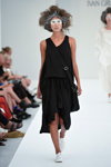 Desfile de Ivan Grundahl — Copenhagen Fashion Week SS16 (looks: vestido negro)
